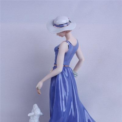 CẢNH TƯỢNG CÔ GÁI VÀ CHÚ CỪU NON